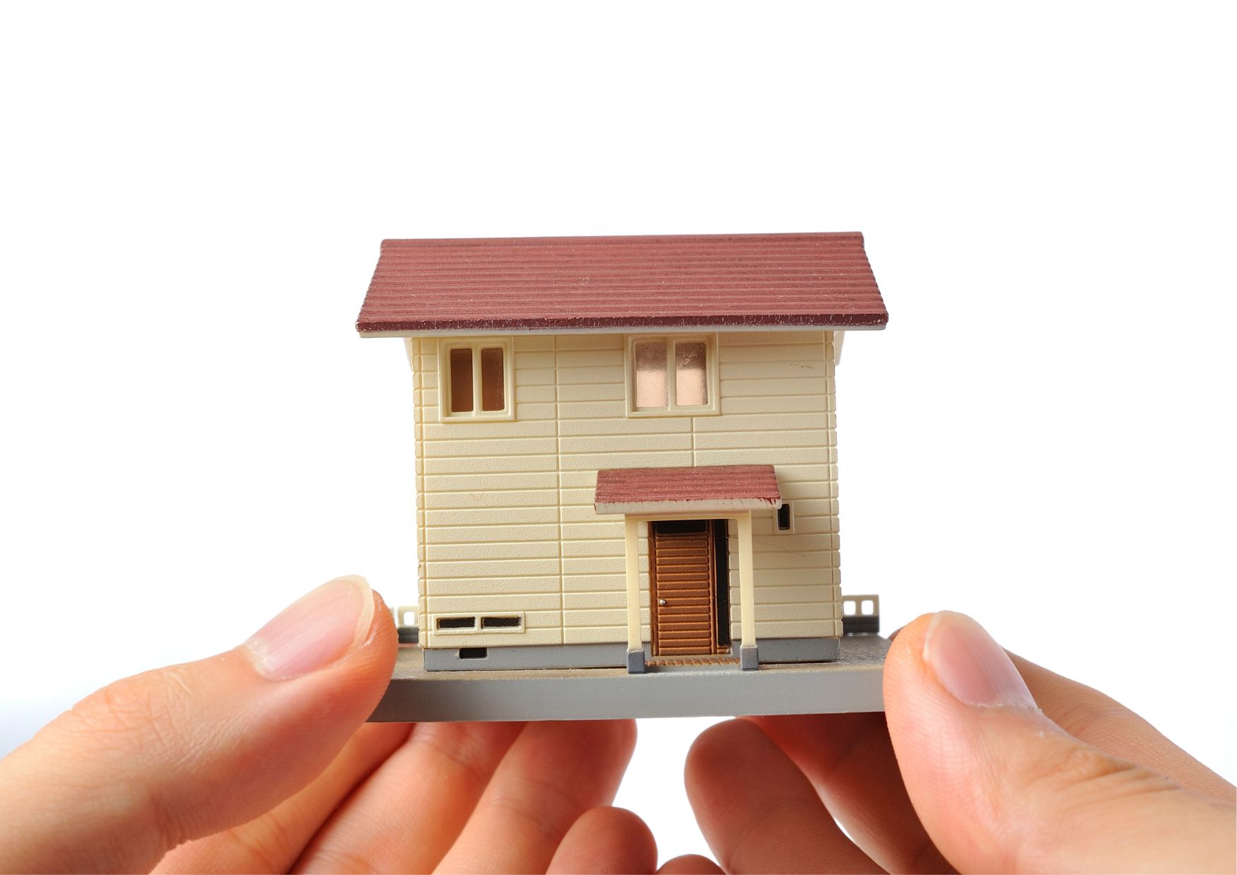 pessoa sonhando com a casa própria e pensando em usar o FGTS