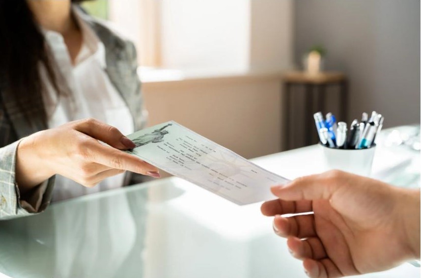 uns recebem a verba de representação e outros não